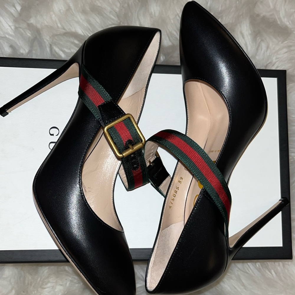 Gucci Sylvia Mary Jane Pumps w/ green & red strap. - Picture 2 of 6